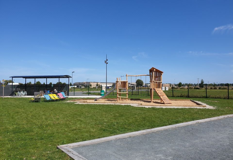 ibis Pontorson Baie du mont Saint-Michel Over view