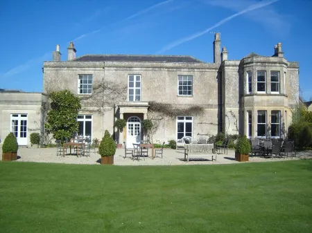 Guyers House Hotel and Restaurant Отели в г. Коршам