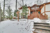 Slopeside Boyne Mtn Resort Condo w/ Deck! - 4 stjerner