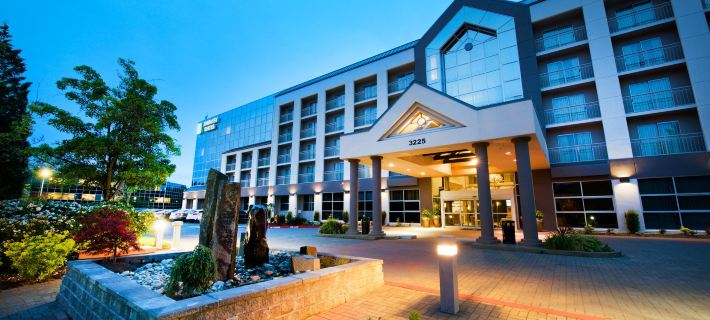 Embassy Suites by Hilton Seattle Bellevue Hotels in Bellevue
