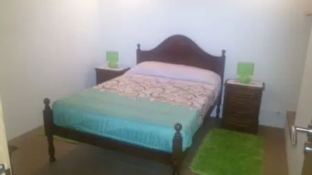 Lakefront 500 meters from the seafront. Pets accepted.