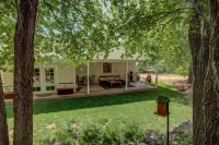 Pecan Point by Kabino Mountain Trail Access Foosball Table Private Yard Firepit WiFi Grill