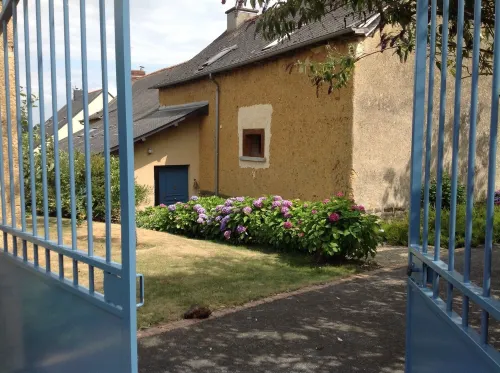 La Peuterne Hotels in Erce-pres-Liffre