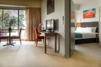 Ocean Breeze Hotel Hotels in North Shore
