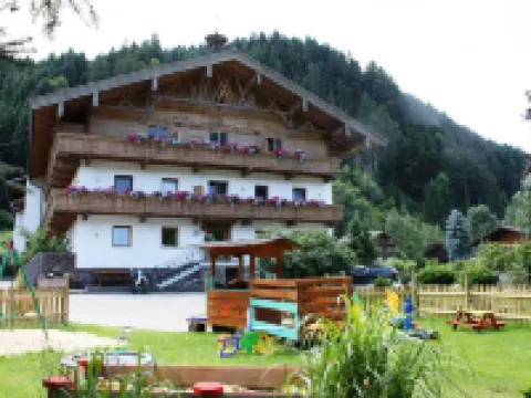 Ferienhof Kampfl Hotels in Fugen