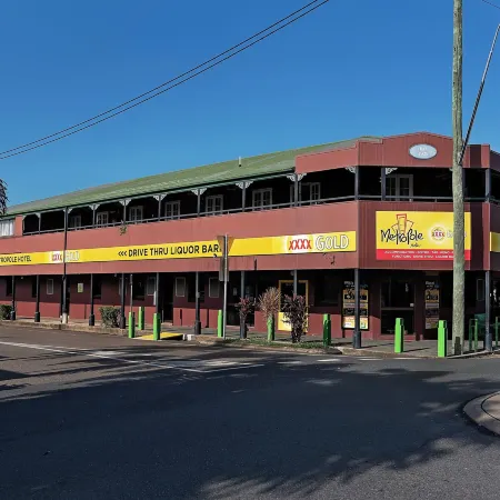 Hotel Metropole Proserpine Отели в г. Прозерпин