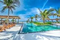 Marea Beachfront Villas - Villas