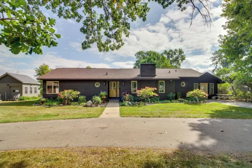 Family-Friendly Ottertail Home on Rush Lake! - Parkplatz