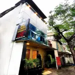 Hotel Windflower Regency Hotel berhampiran Pantai Versova