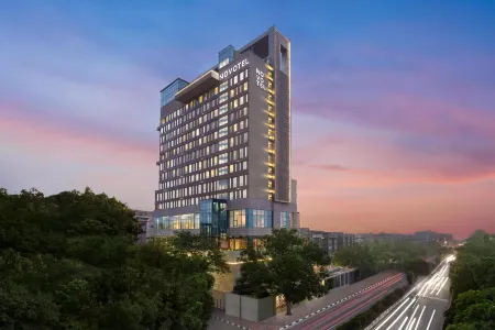 Novotel New Delhi City Centre Отели рядом со станцией Rajiv Chowk
