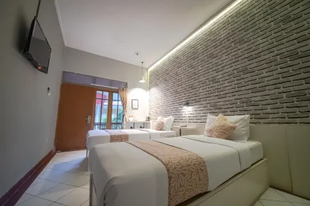Hotel Taman Mangkubumi Indah Отели в г. Sukaratu