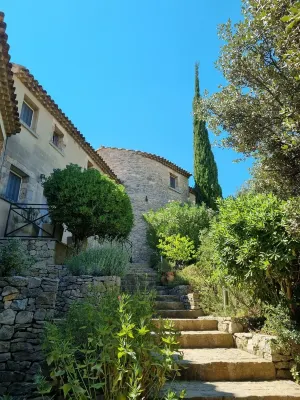 Mazet Hortensia air-conditioned, private terrace-shared pool - Vallée des Baux Hotels in Paradou