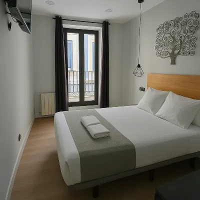 CH Lemon Rooms - Madrid Hôtels à proximité de : Quartier de Las Letras
