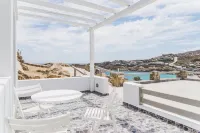 Super Paradise Hotel