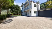 Italianway - Luxury Apartment in Modern Villa 2