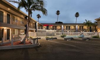 Torch Lite Inn at the Beach Boardwalk