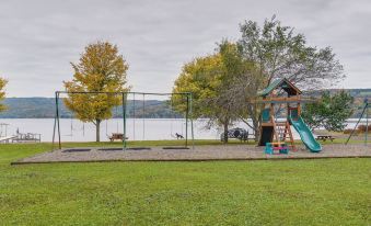 Pet-Friendly Honeoye Cottage Rental: Walk to Lake!