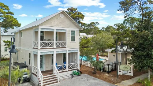 Sun by Avantstay Gulf Place Golf Cart, Pool, Bikes