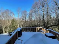Quiet, Lake Access, Deck, Fire Pit, Air Hockey, Sleeps 9, Abuts 400 ACs of Woods