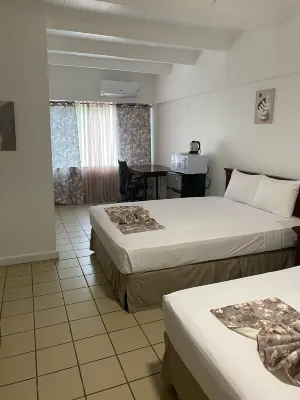 Pineapple Court Hotel - 2-Star