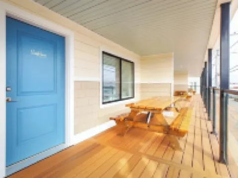 Surf House Hotels in Hampton