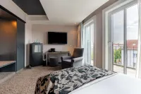 New Berlin - balcony