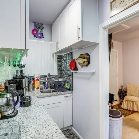 Lush Vallejo Cottage - 20 Mi to Napa Wineries