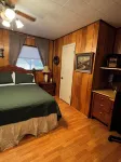 Cozy Lake-front cabin with a private dock and beautiful views on Lake Santeetlah