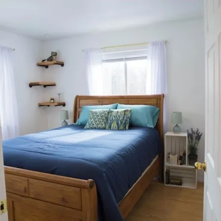 Full Apartment on Peaceful Alaskan Homestead