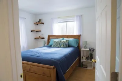 Full Apartment on Peaceful Alaskan Homestead