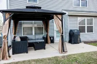 Modern 3-Bedroom Townhome with Full Amenities – Your Home Away from Home!