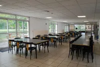 Auberge de Jeunesse HI Poitiers Hotel a Biard