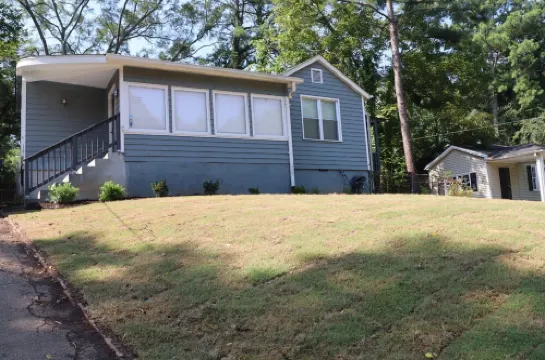 Cozy 3-bedroom house in  Decatur with AC, WiFi Hotels in Belvedere Park