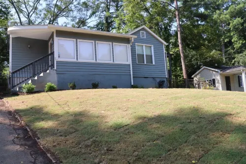 Cozy 3-bedroom house in  Decatur with AC, WiFi