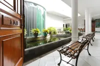 RedDoorz Syariah Near Alun Alun Magelang Bayeman