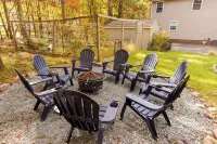 Mohawk Kudil in Poconos !Njoy Your spring with Hot Tub, Private Pool & Game Room Hotels in 