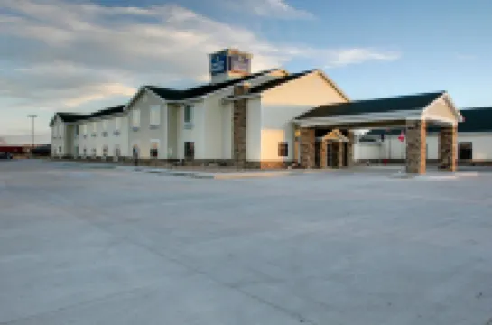Cobblestone Hotel & Suites - Broken Bow