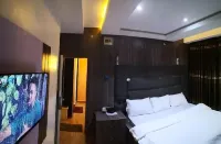 Side View Hotel Hotels in Ikom