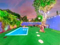 Stunning Pool and Inviting Hot Tub - Luxurious Retreat