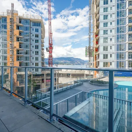 AQUA Corner Unit w Balcony and Amazing View #614