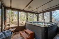 Ellijay Mountain View Reset Cabin, Fireplace, Firepit, HotTub, Gameroom, Grill