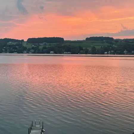 Cozy apartment on Keuka Lake, close to Keuka College, wineries and breweries.