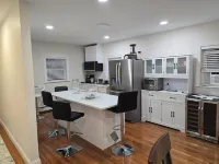 Luxurious 8-bedrooms APT., two suites in Malden MA close to Cambridge, Boston MA Hotels in Malden