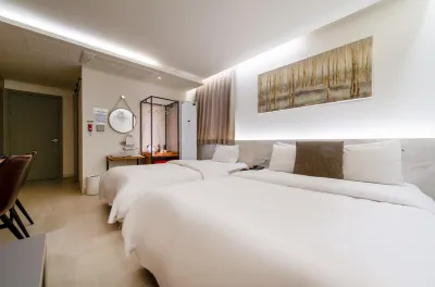 Pyeongtaek Belle Hotel Hotels near Pyeongtaeg Station