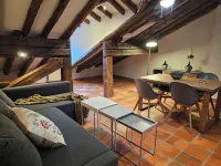 Coquettish and spacious attic, with more than 70 meters, very luminous.