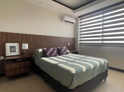 Modern Luxury 1-Bedroom Apartment in the Heart of Equipetrol Hotel a 