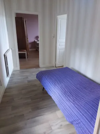 Location Vacances Appartement Dans Maison Village. Au Pays des Raspes du Tarn Отели в г. Сен-Виктор-Э-Мельвьё