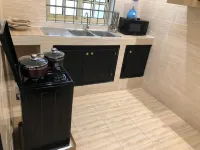 TRÈS BEAU APPARTEMENTS MEUBLÉS À CALAVI CENTRE À BON PRIX au Bénin Các khách sạn ở Abomey Calavi