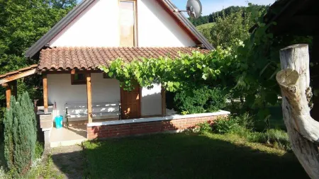 Holiday house Tunel Ravne Отели в г. Зеницко-Добойский кантон