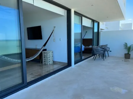 Luxury beachfront condo w/private jacuzzi